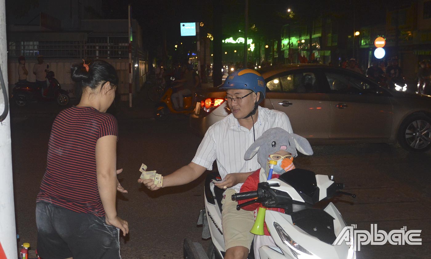 Phụ huynh trang bị kèn 