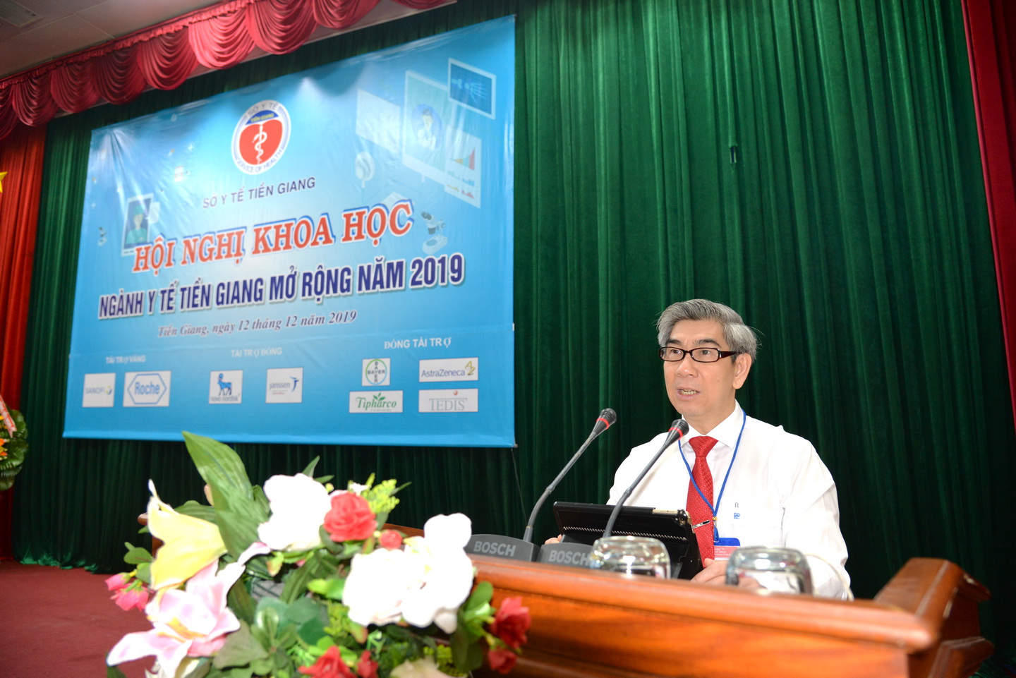 Bác sĩ CKII Trần Thanh Thảo, Giám đốc Sở Y tế phát biểu khai mạc hội nghị