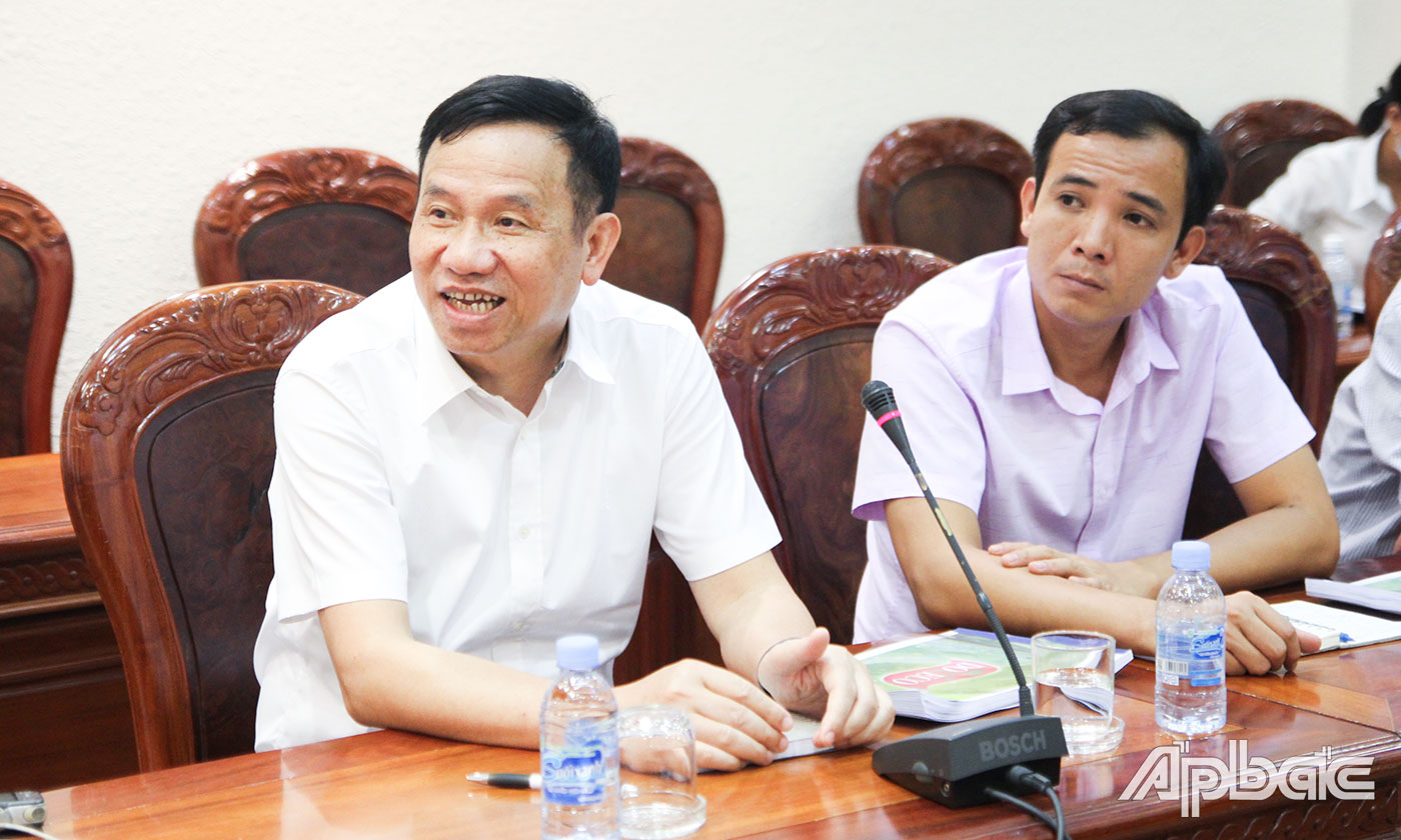 Đại diện Công ty Cổ phần thực phẩm xuất khẩu Đồng Giao phát biểu tại buổi làm việc.