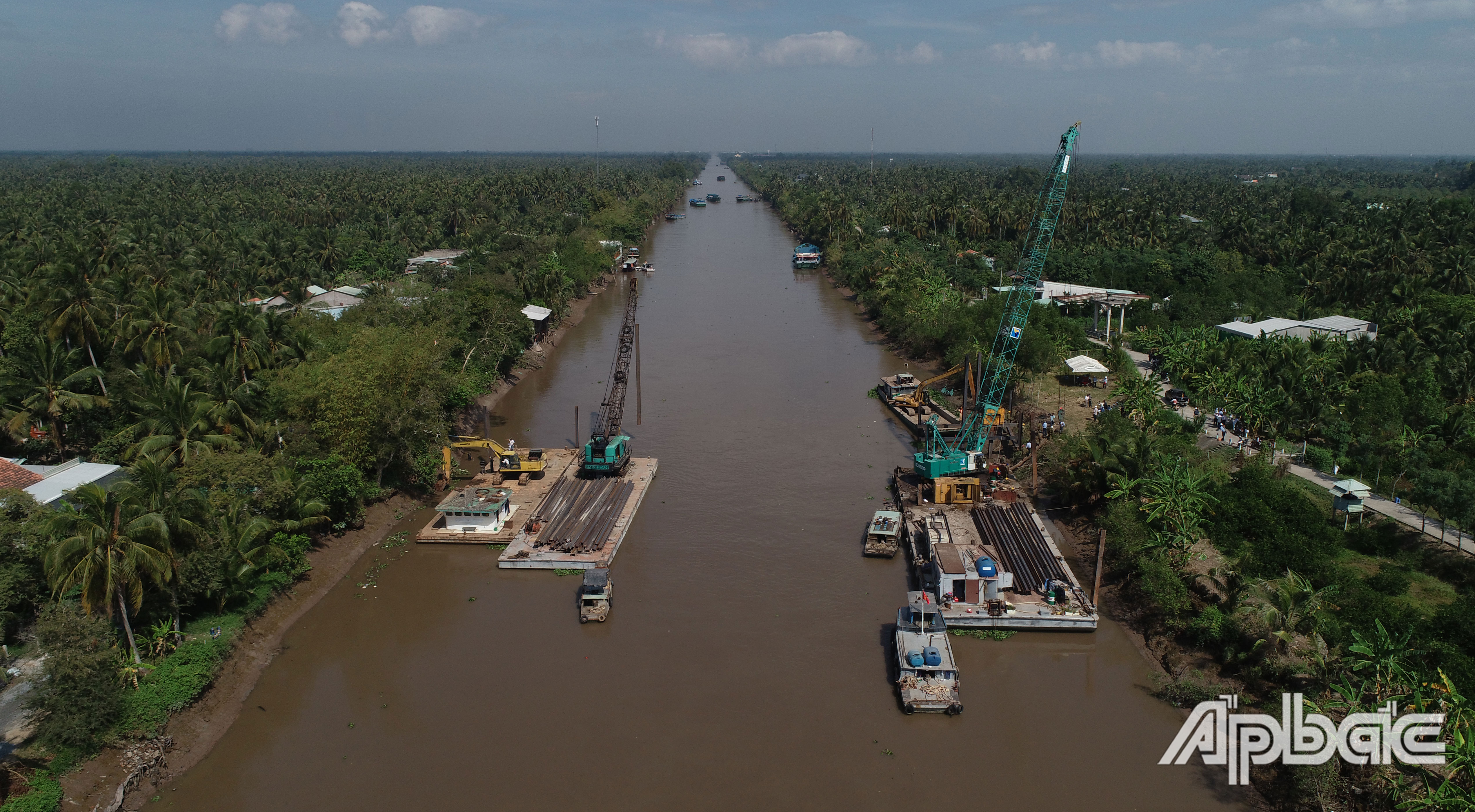  Đập thép trên kinh Nguyễn Tấn Thành đã được tháo dỡ.