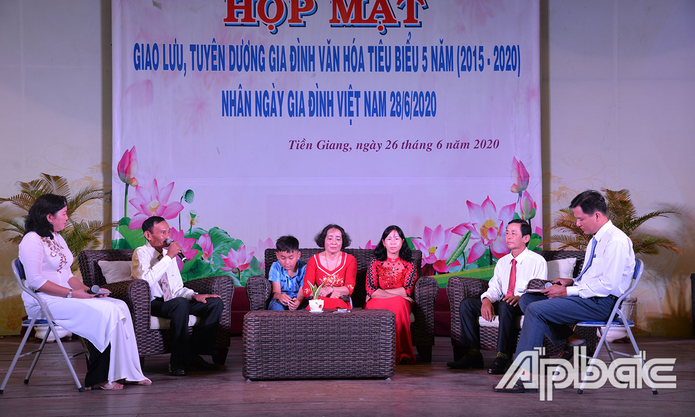 giao lưu chia sẻ knih nghiệm xây dựng mái ấm gia đình hạnh phúc
