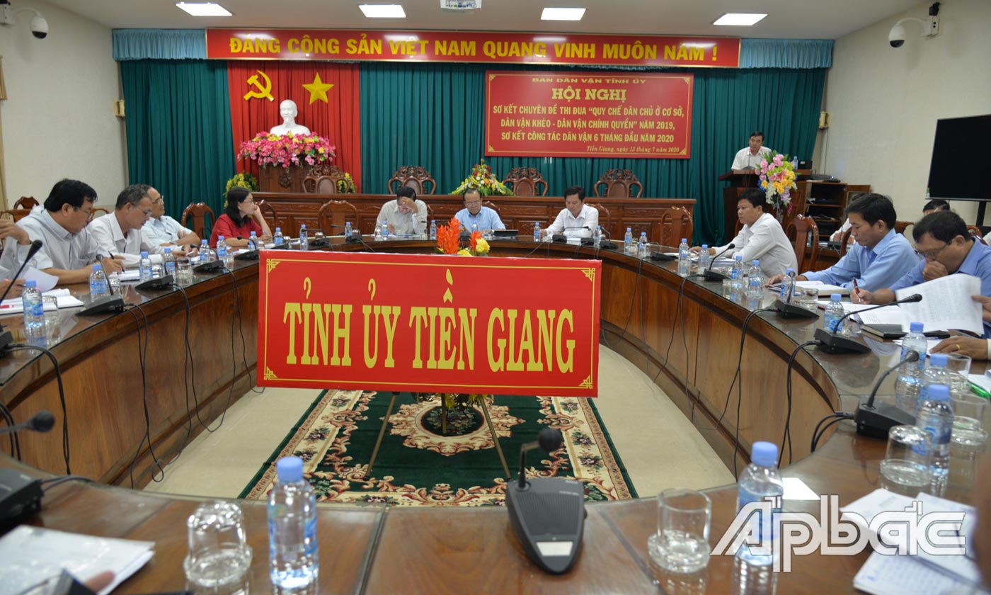 Quang cảnh hội nghị.