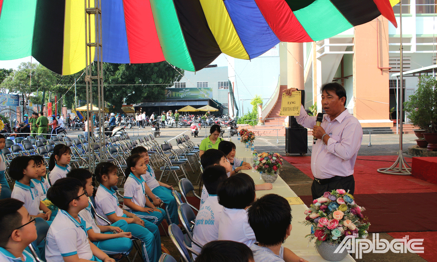 Thi kiến thức phòng chống đuối nước cho học sinh. 