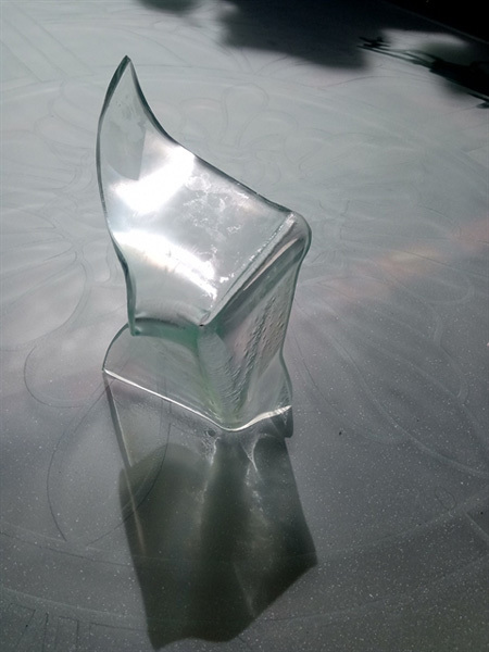 A glass-made sculptor by Lap Phuong— Photo luxuo.vn