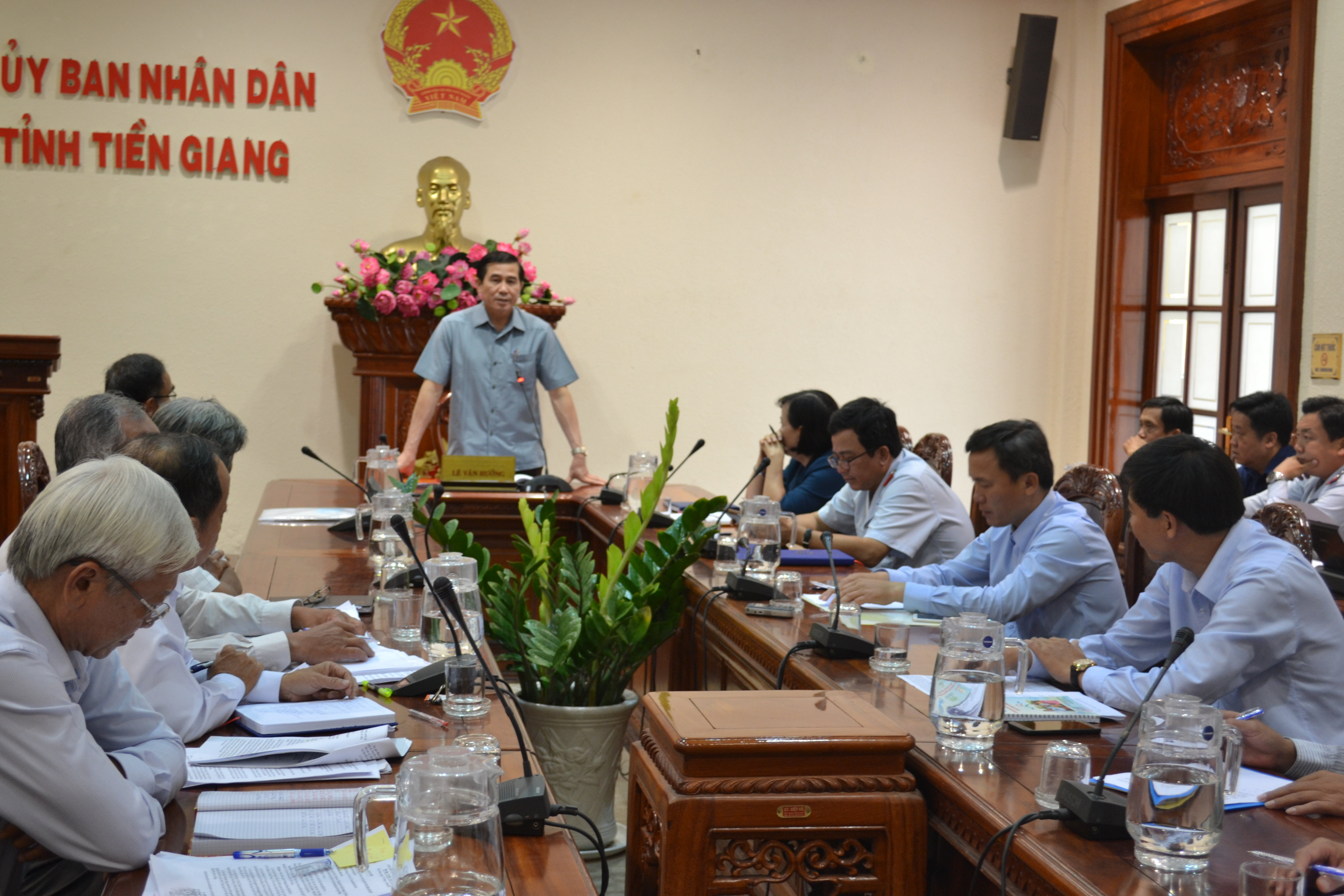 Đồng chí Lê Văn Hưởng kết luận vụ việc.