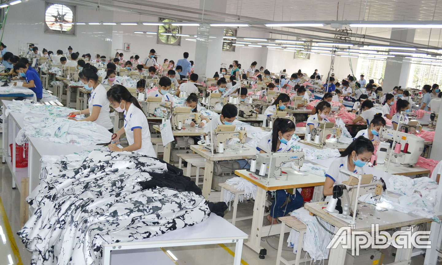  Nhiệm kỳ 2020 - 2025, huyện Châu Thành tiếp tục thu hút đầu tư, phát triển mạnh lĩnh vực thương mại - dịch vụ. 