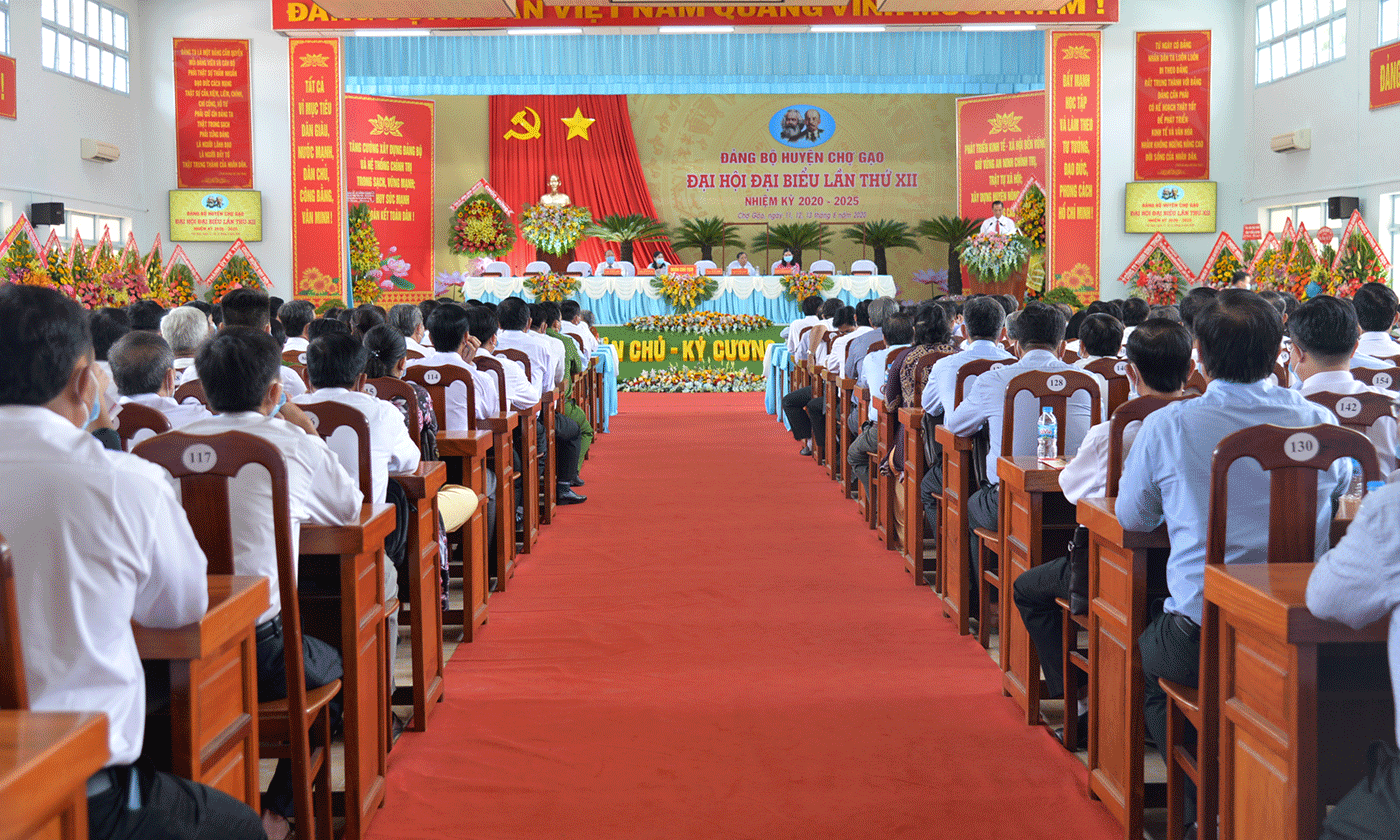 Quang cảnh phiên trù bị.