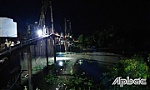 Huyện Cái Bè: Va chạm trụ cầu tạm, chìm 45 tấn gạo