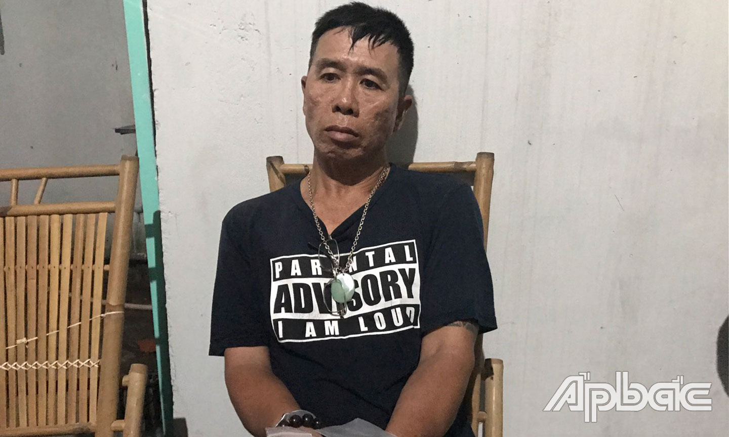 Thắng bị bắt quả tang về hành vi tàng trữ trái phép chất ma túy.