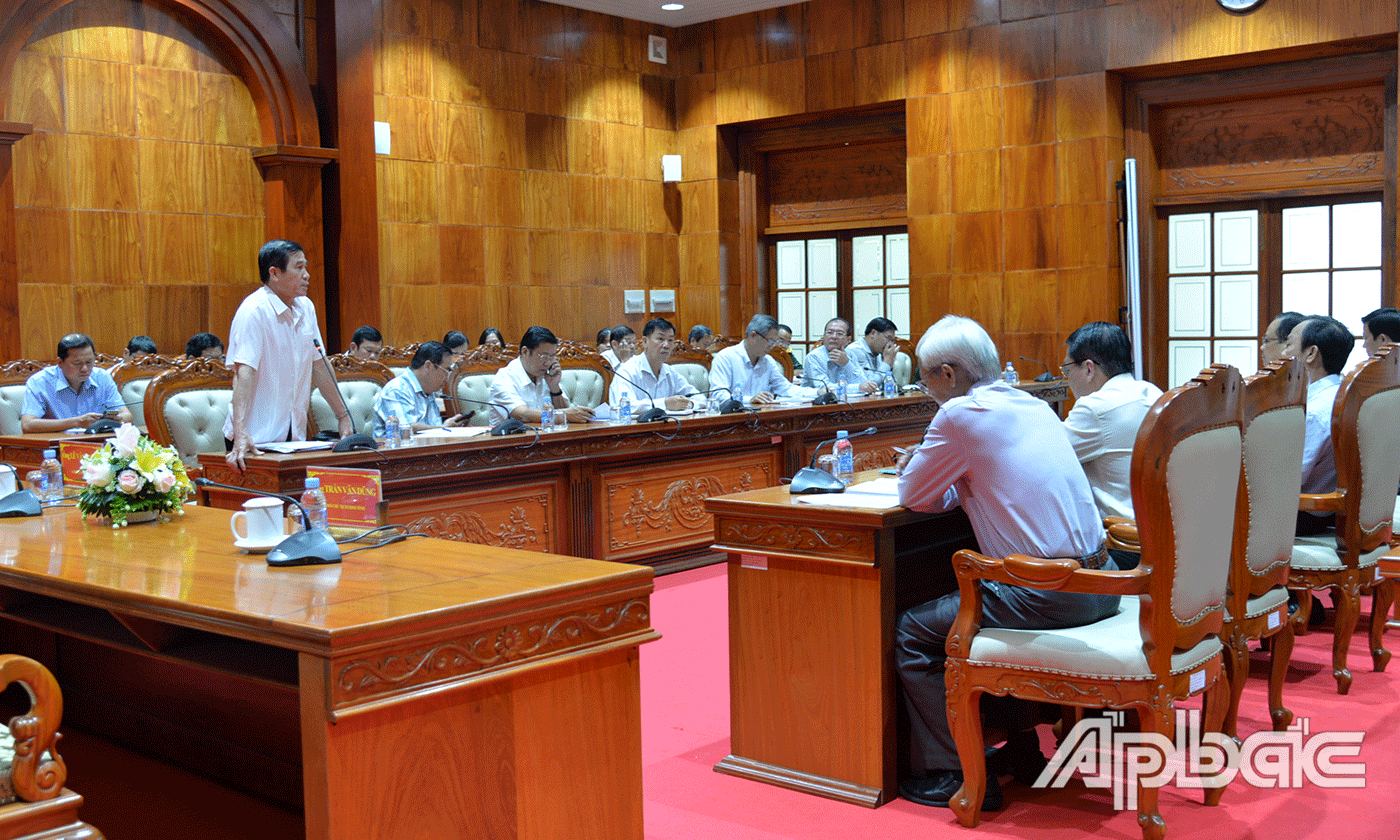 Quang cảnh buổi làm việc.