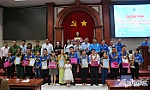 Tuyên dương 7 gia đình trẻ tiêu biểu