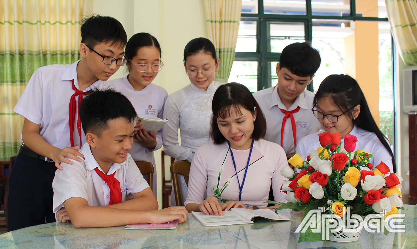 Những năm qua, Trường Trung học cơ sở Lê Ngọc Hân luôn phấn đấu nâng cao chất lượng dạy và học, là đơn vị học tập tiêu biểu của TP. Mỹ Tho. Ảnh P. CÔNG