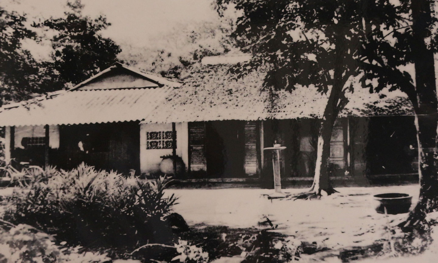 Nhà bà Năm Dẹm (Lê Thị Lợi), nơi Xứ ủy Nam Kỳ tháng 7-1940 họp bàn về việc Nam Kỳ khởi nghĩa tại xã Tân Hương, huyện Châu Thành.