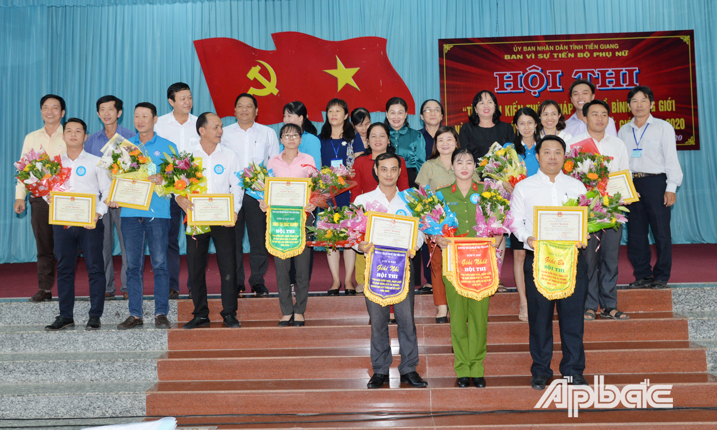 Các đội tham gia hội thi