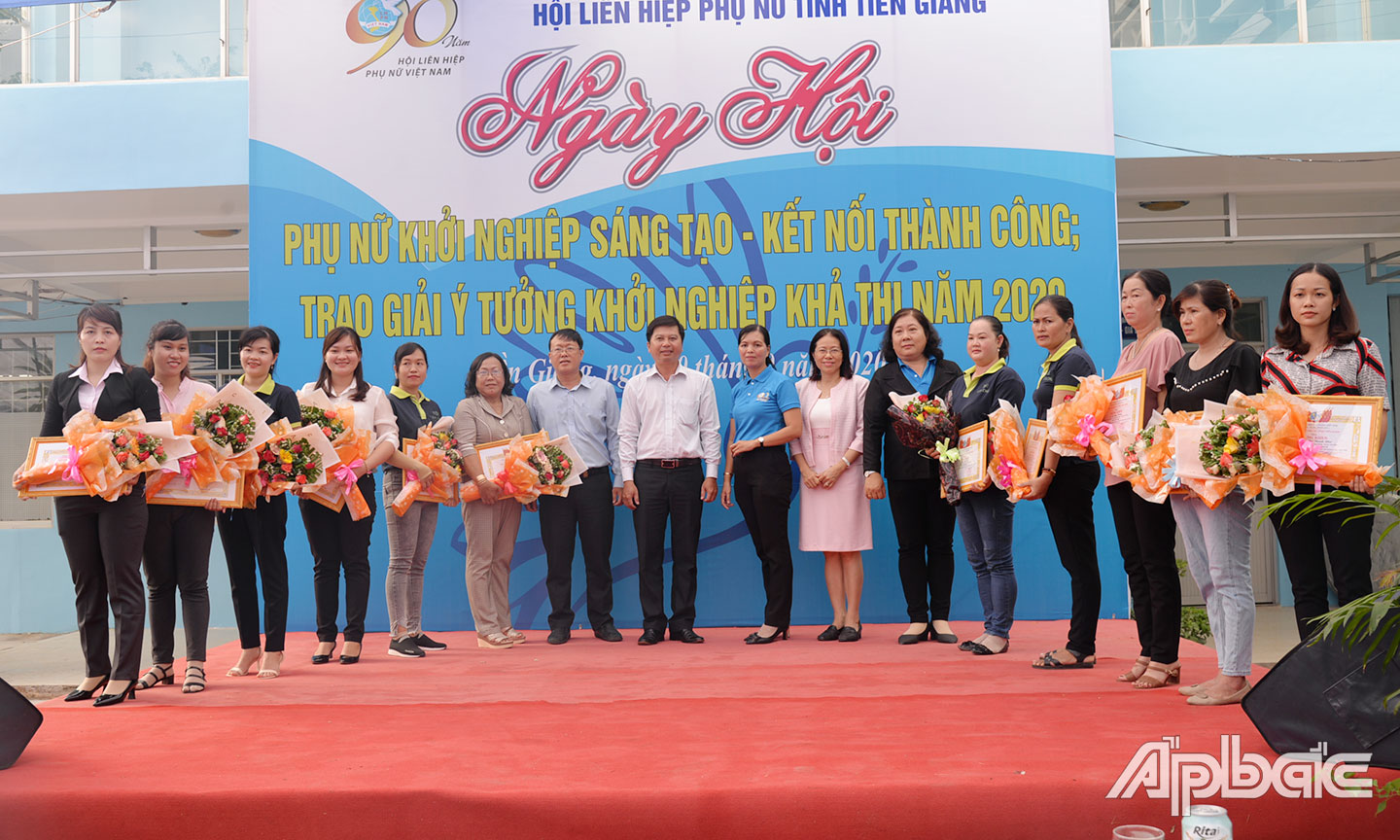 Trao giải ý tưởng khởi nghiệp khả thi năm 2020 cho các HVPN.