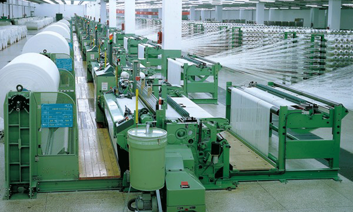 Việc đứt gãy nguyên phụ liệu từ nước ngoài khiến doanh nghiệp gặp khó, buộc doanh nghiệp phải tìm kiếm nguồn cung từ các nhà cung ứng trong nước. Ảnh minh hoạ. 