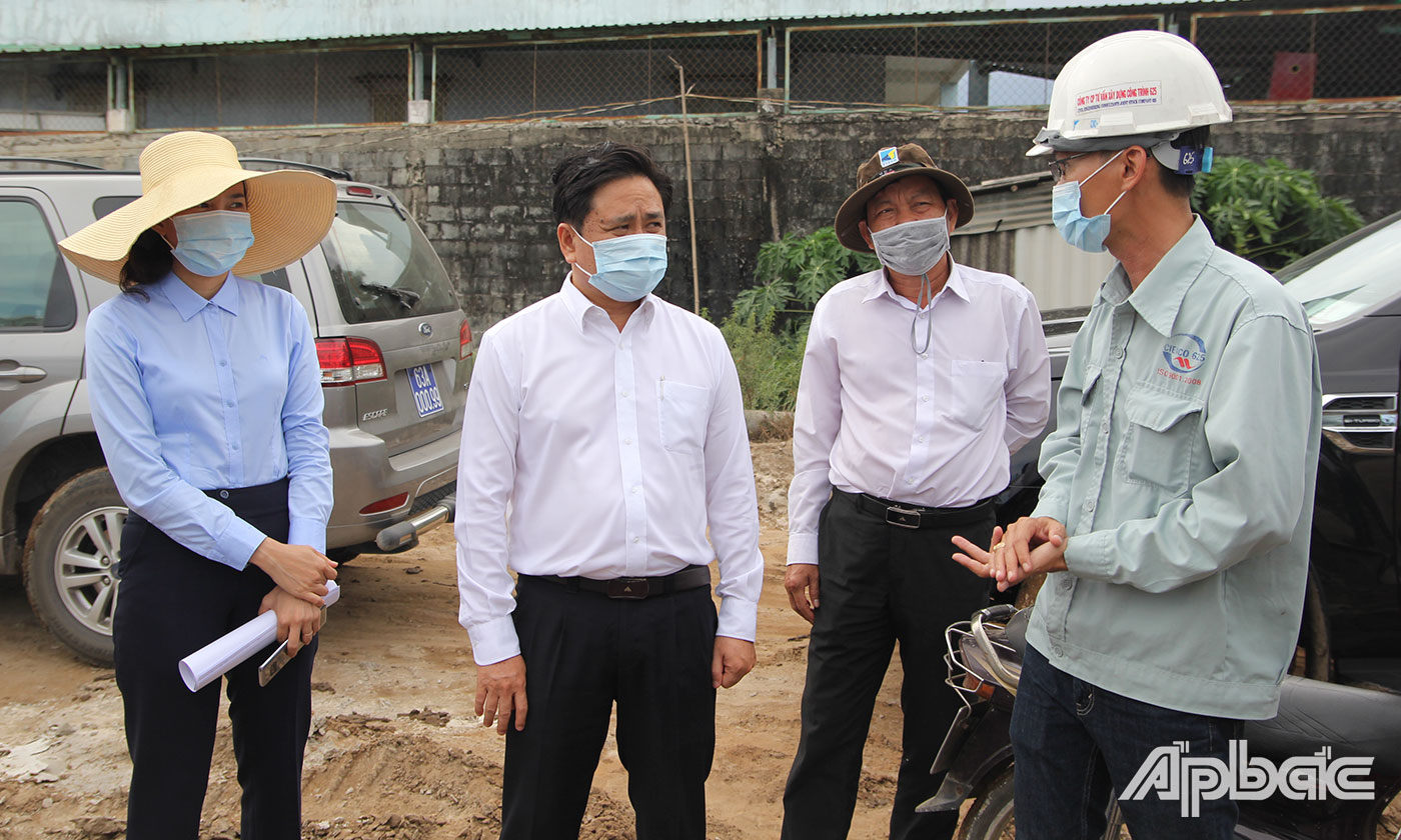 Lãnh đạo tỉnh Tiền Giang kiểm tra tiến độ cao tốc Trung Lương - Mỹ Thuận.