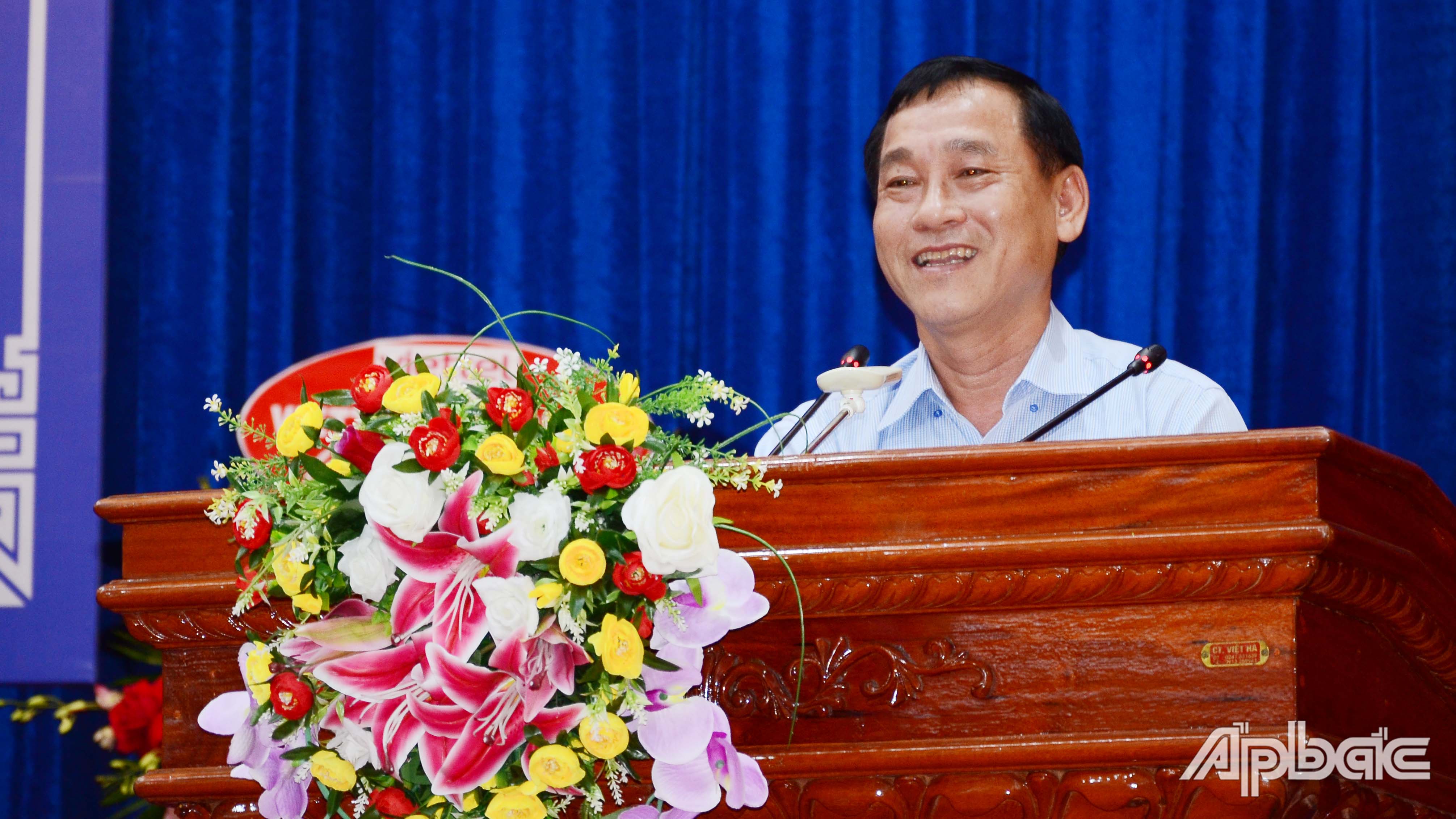 Đồng chí Nguyễn Văn Vĩnh phát biểu tại hội nghị.