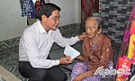 Đồng chí Nguyễn Văn Nhã thăm, chúc tết gia đình chính sách