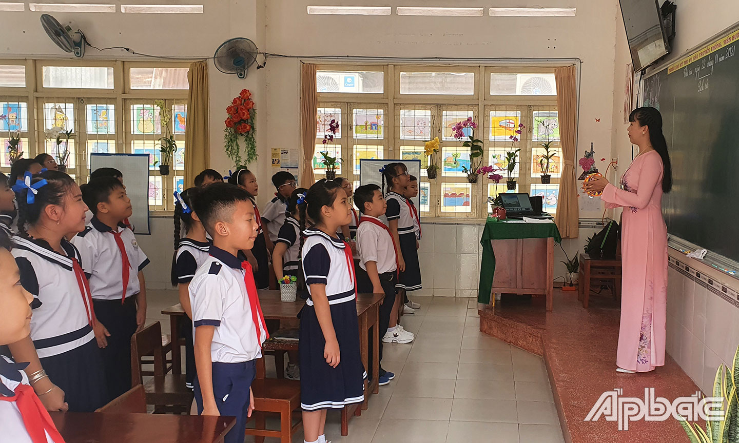 HS Trường Tiểu học Thiên Hộ Dương (TP. Mỹ Tho) trong giờ học của những ngày giáp Tết Nguyên đán 2021. 