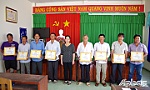 Khen thưởng 8 chủ phương tiện và ngư dân cứu nạn trên biển