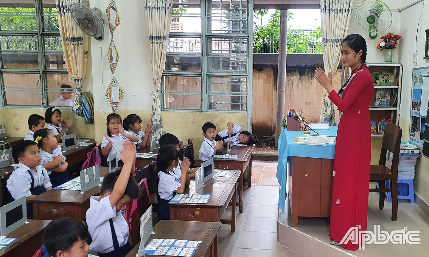  Chương trình GDPT mới sẽ được tiếp tục triển khai ở khối lớp 2 và 6 từ năm học 2021 - 2022. (Trong ảnh: Học sinh lớp 1 đang theo học chương trình GDPT mới tại Trường Tiểu học Nguyễn Huệ, năm học 2020 - 2021). 