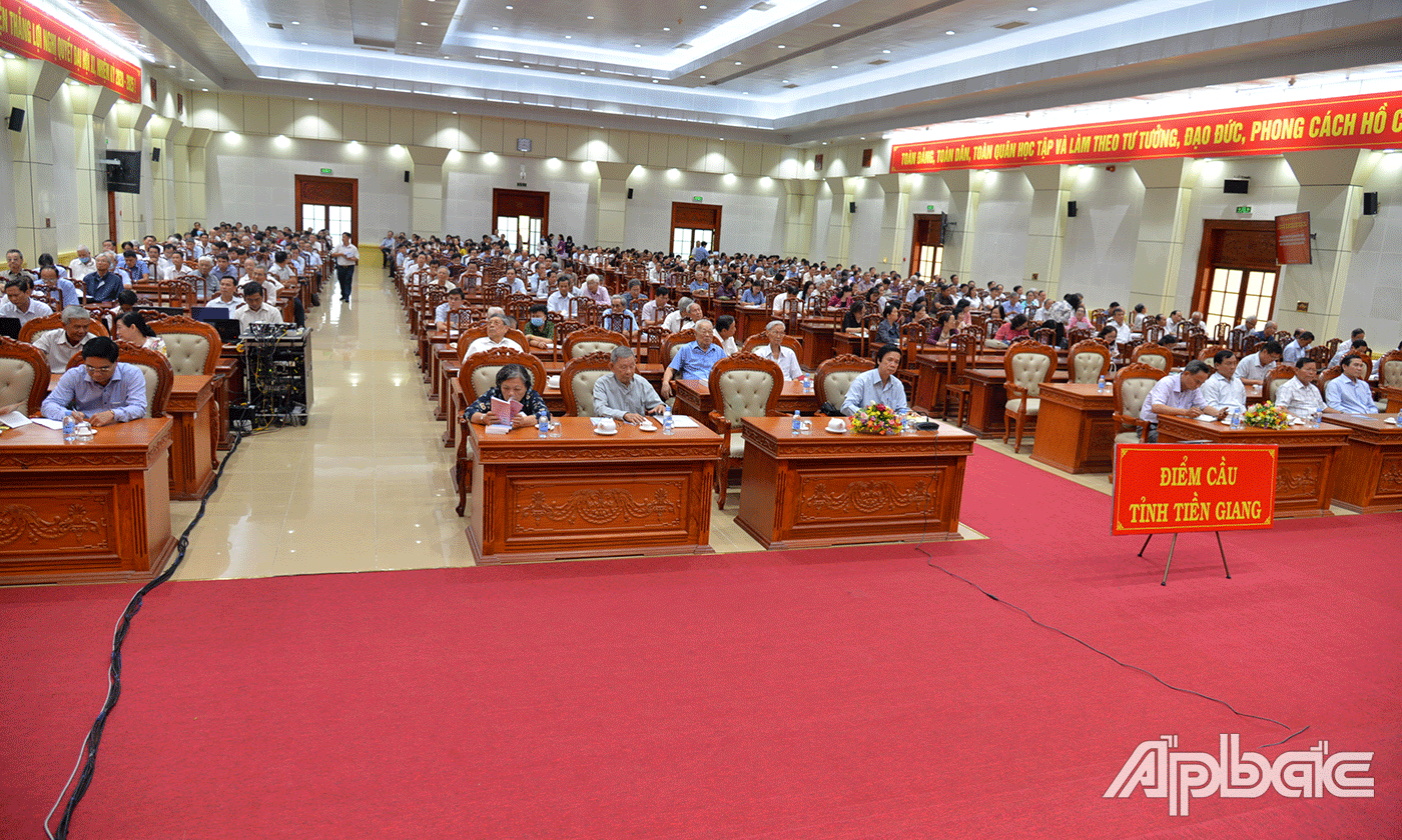 Quang cảnh tại hội trường Ấp Bắc- Trung tâm hội nghị tỉnh Tiền Giang.
