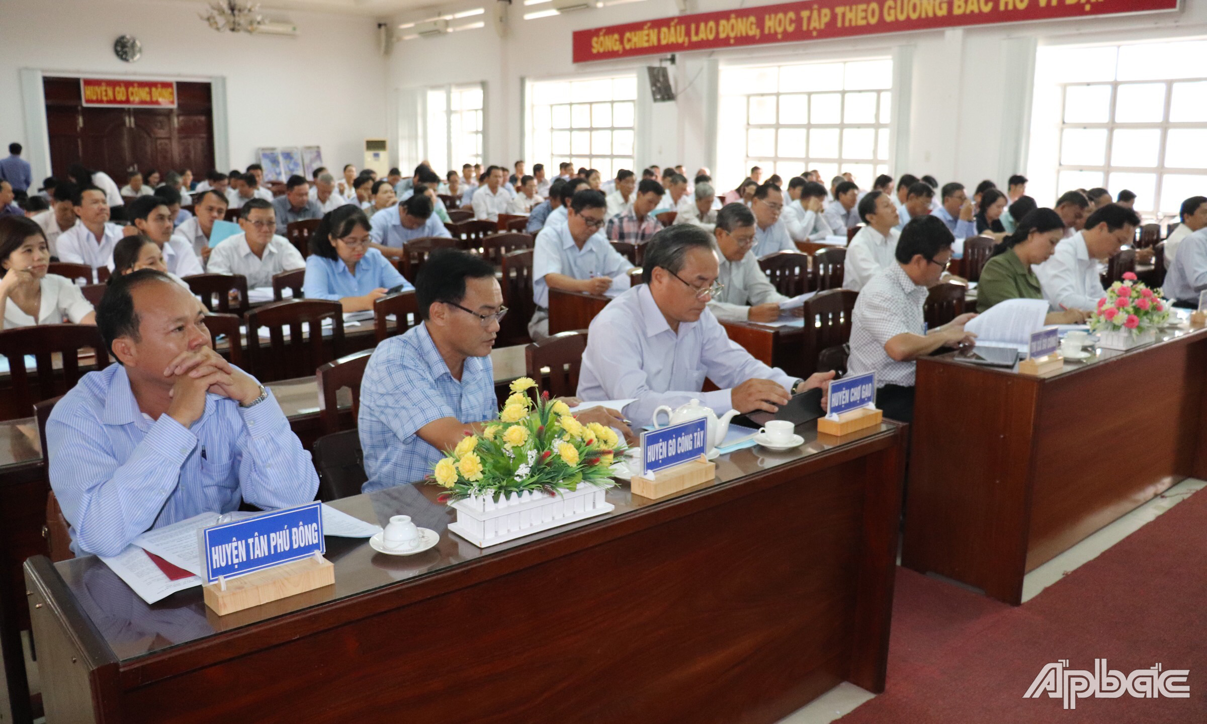 Quang cảnh hội nghị.