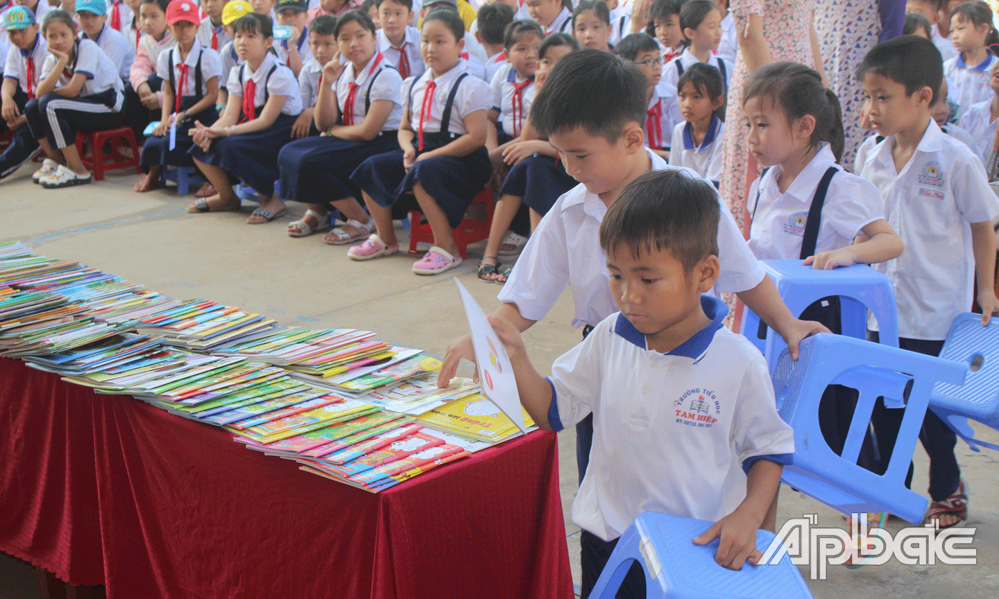 Học sinh tham gia Ngày hội Đọc sách năm 2021.                                                                                                                             Ảnh: LÊ MINH