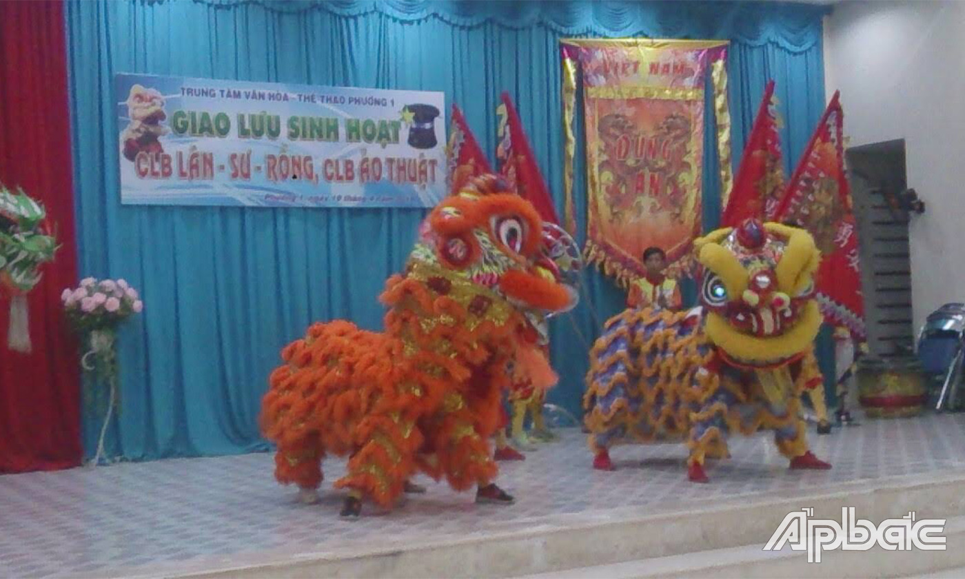 Nhiều Câu lạc bộ văn hóa văn nghệ được duy trì tổ chức hoạt động hằng tháng, khai thác hiệu quả thiết chế văn hóa đồng thời nâng cao đời sống tinh thần cho nhân dân