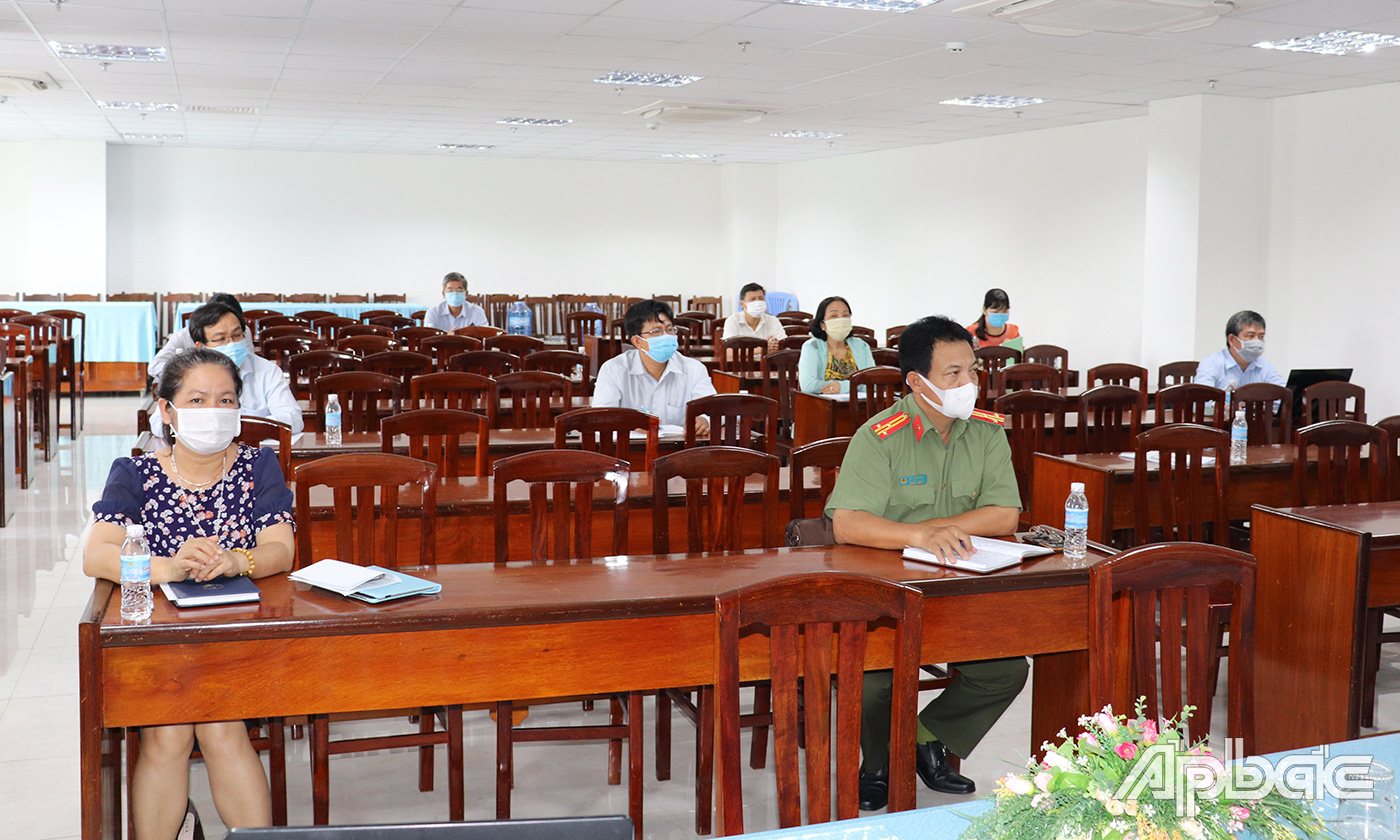 Quang cảnh hội nghị.