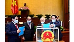 Quốc hội thông qua các nghị quyết về phê chuẩn việc bổ nhiệm các thành viên Chính phủ