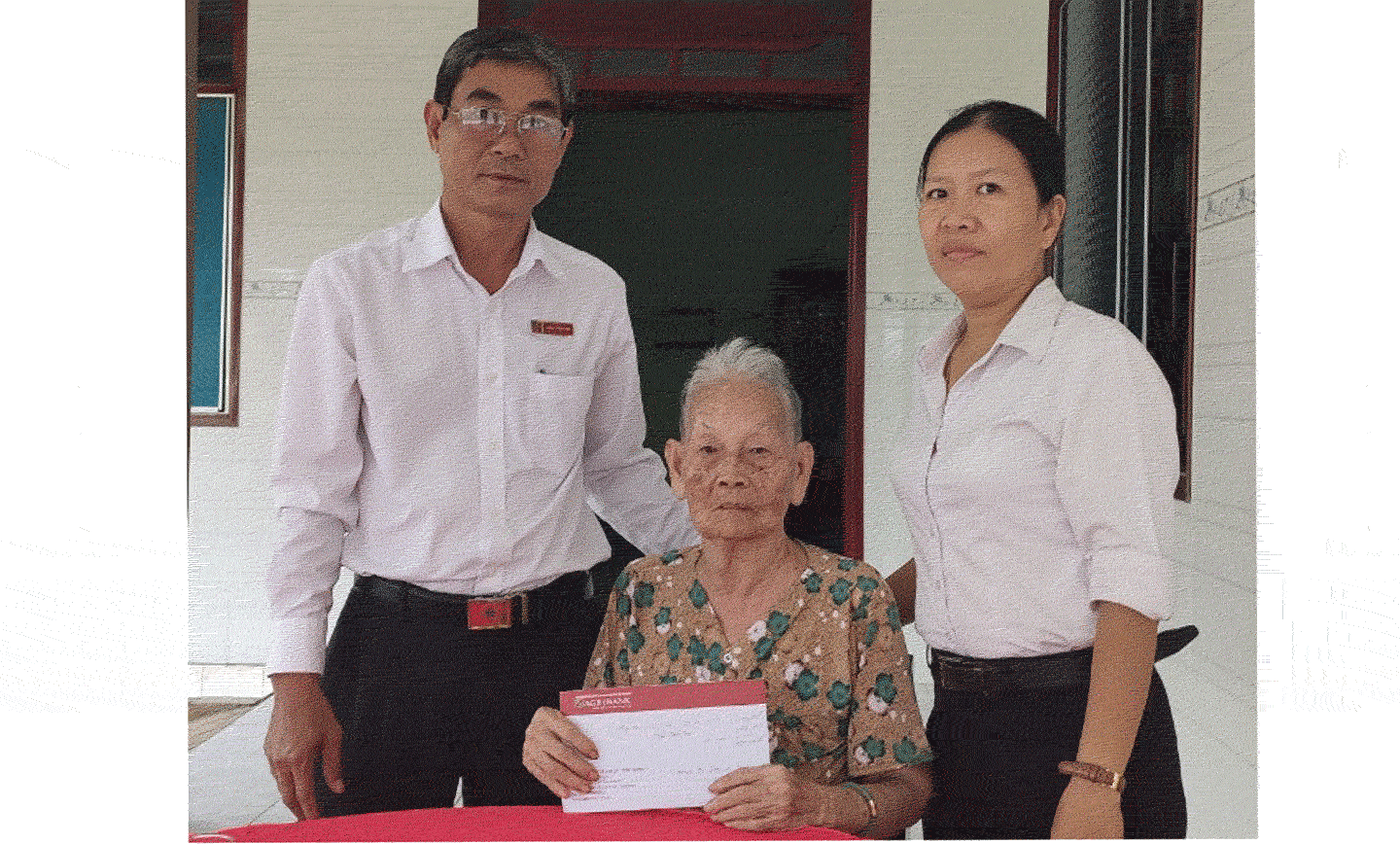 Agriban TX. Cai Lậy thăm và tặng quà Mẹ Việt Nam anh hùng.