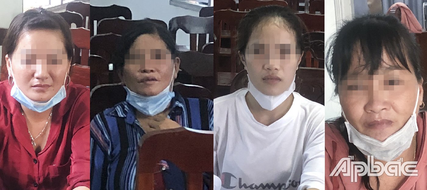 Các đối tượng tham gia đánh bạc tại xã Tân Tây.
