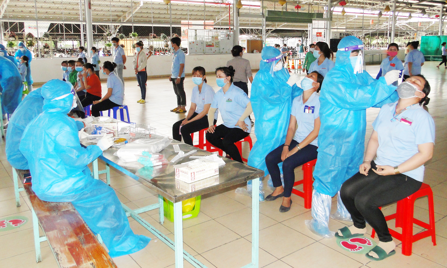 Chủ tịch UBND tỉnh chỉ đạo thực hiện nhanh chóng việc tầm soát Covid-19 trong công nhân, người lao động của các doanh nghiệp đang thực hiện 3 tại chỗ trong các đang 