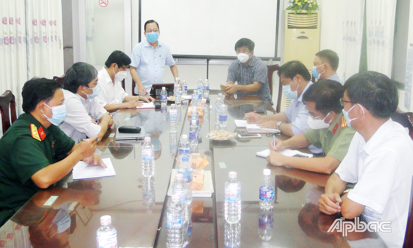 ở Y tế tổ chức triển khai quyết định của Chủ tịch UBND tỉnh về việc thành lập Bệnh viện dã chiến số 4 để thu dung, điều trị bệnh nhân Covid-19.