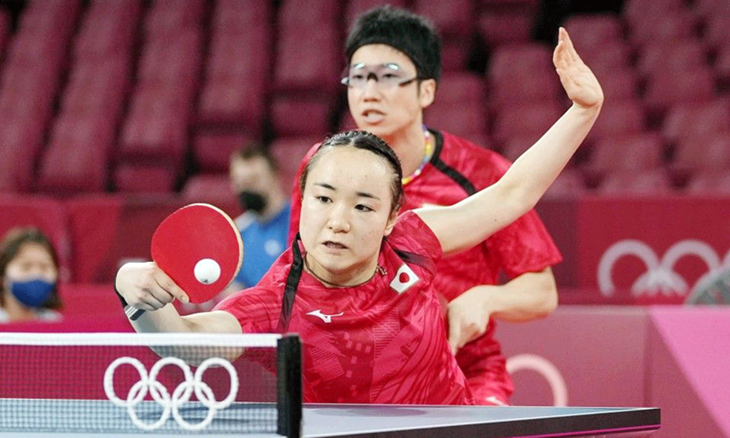 Cặp VĐV Jun Mizutani và Mima Ito giúp Nhật Bản lần đầu đoạt HCV Olympic bóng bàn nội dung đôi nam nữ. Ảnh:KYODONEWS.NET
