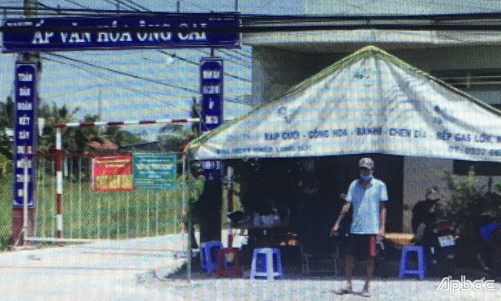 Chốt kiểm soát dịch Covid-19 tại ấp Ông Cai.