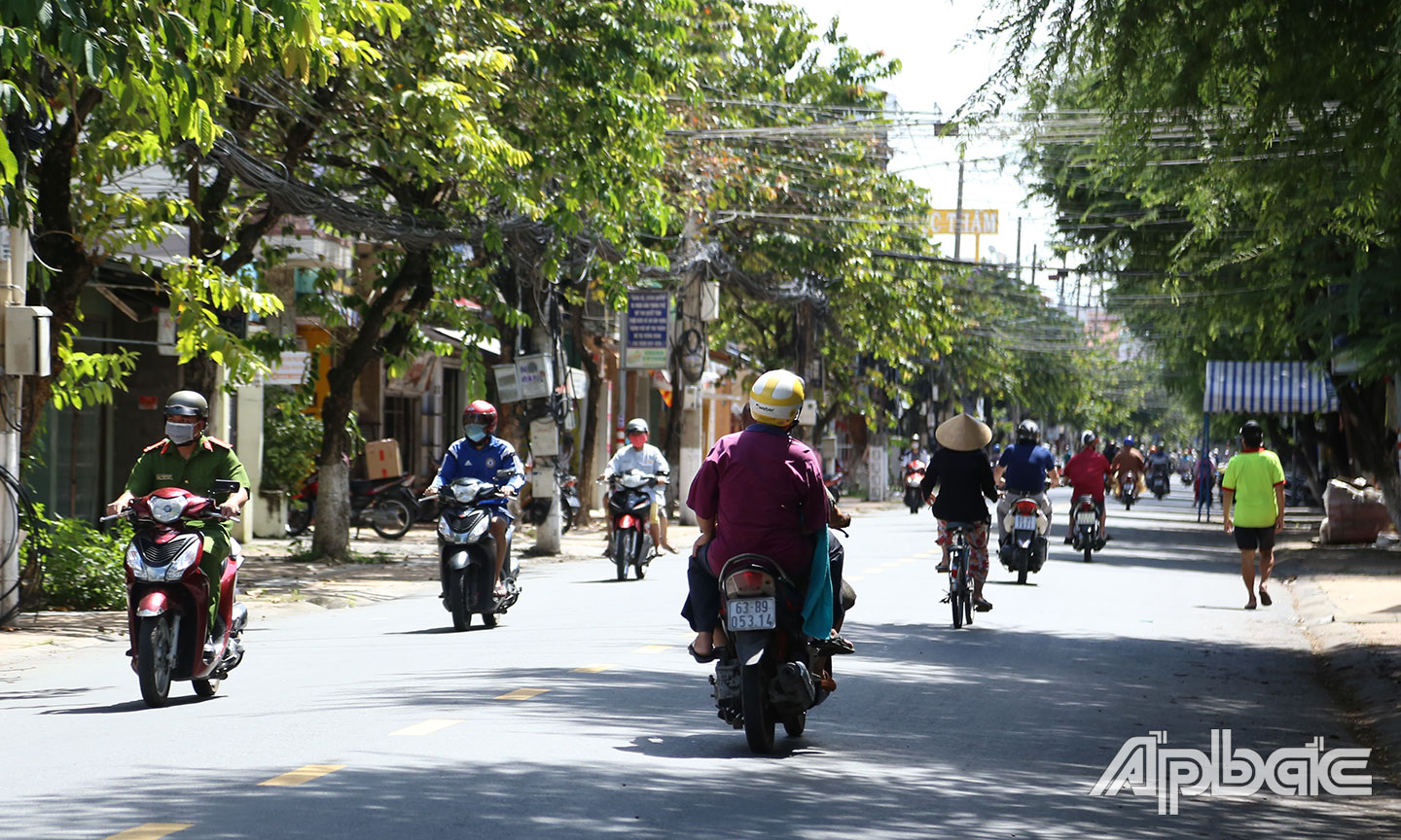 Ghi nhận trên đường Lê Thị Hồng Gấm.