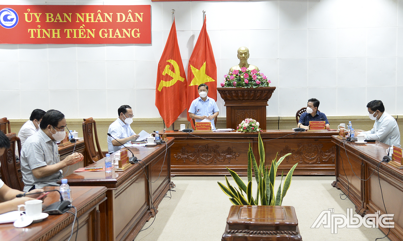 Quang cảnh buổi làm việc.