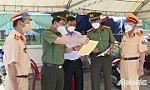 Người chỉ huy nhiệt huyết trên mặt trận thầm lặng
