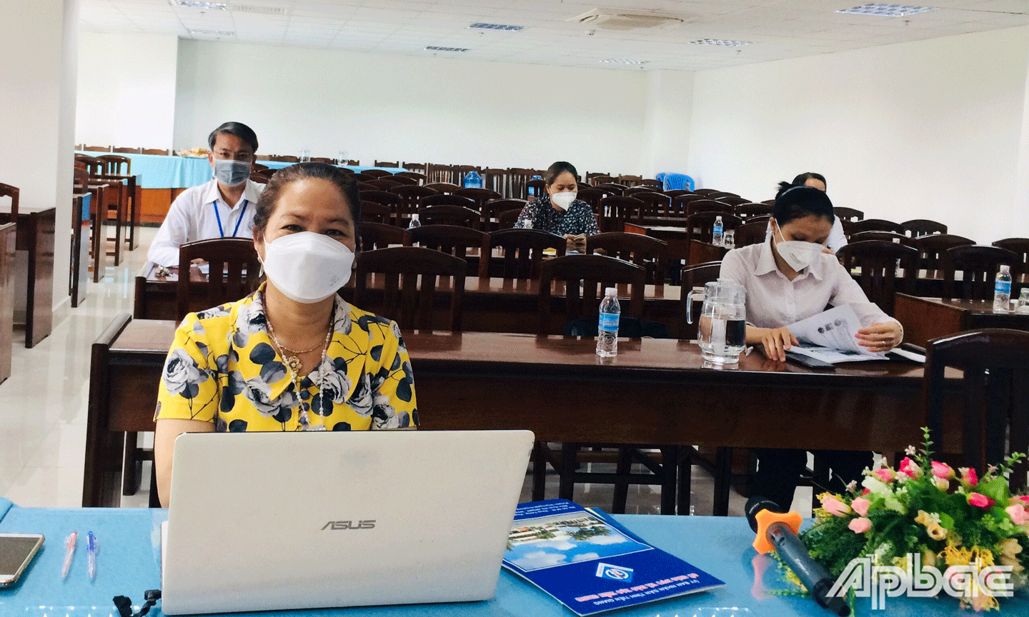   Phó Giám  đốc Sở GD-ĐT Huỳnh Thị Phượng  dự tại điểm cầu Sở GD-ĐT. 
