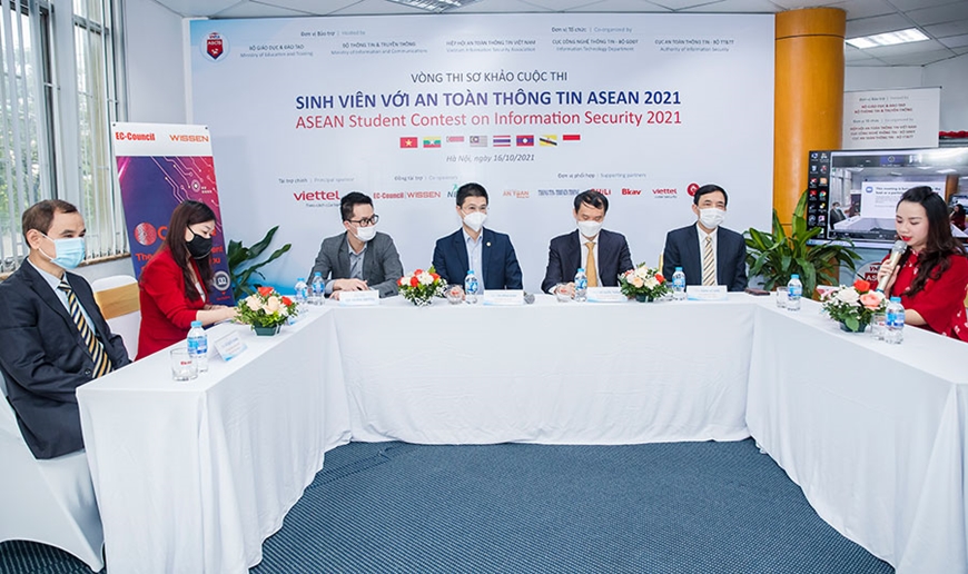 Quang cảnh lễ khai mạc vòng thi sơ khảo sinh viên với An toàn thông tin.  