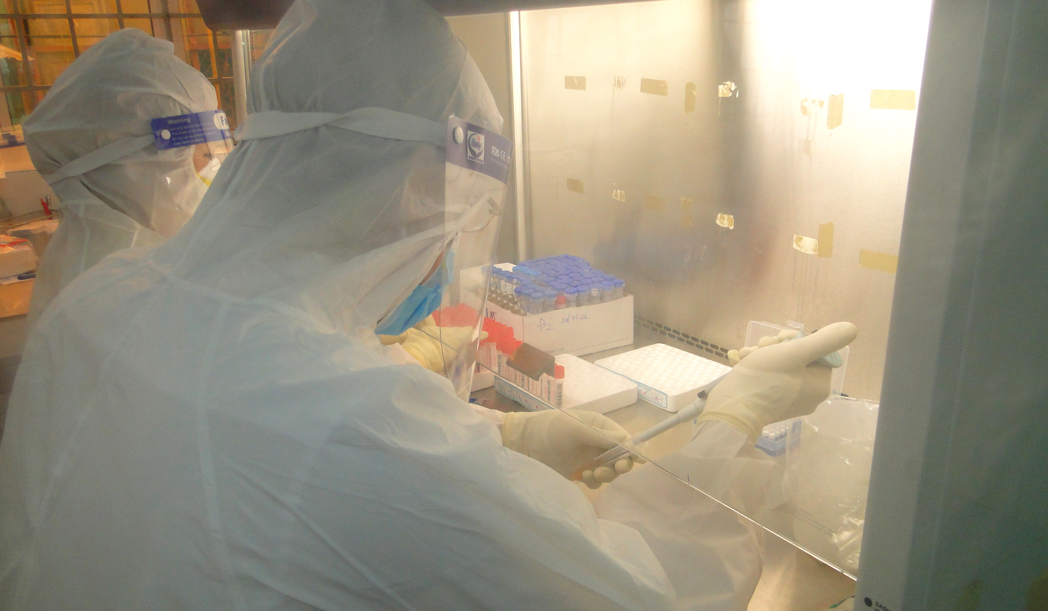 Sàng lọc bằng test nhanh tại cơ sở y tế tiếp tục phát hiện người nhiễm SARS-CoV-2