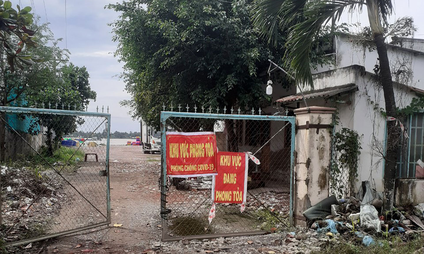 khám xét khẩn cấp một doanh nghiệp khác là Công ty TNHH TMCP Tuyết Hương 