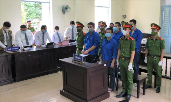 Các bị cáo tại phiên tòa.