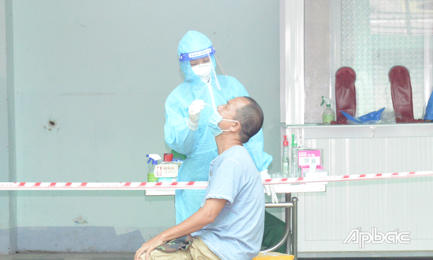 Xét nghiệm tầm soát Covid-19.
