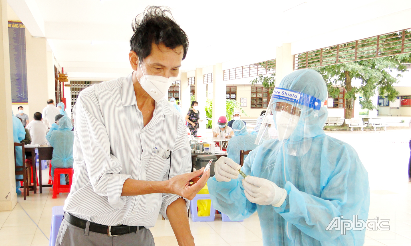 Vắc xin phòng Covid-19 đã bao phủ mũi 1 đạt trên 90% người từ 18 tuổi trở lên. 
