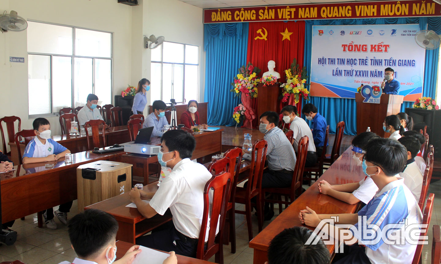 Quang cảnh buổi lễ tổng kết hội thi.