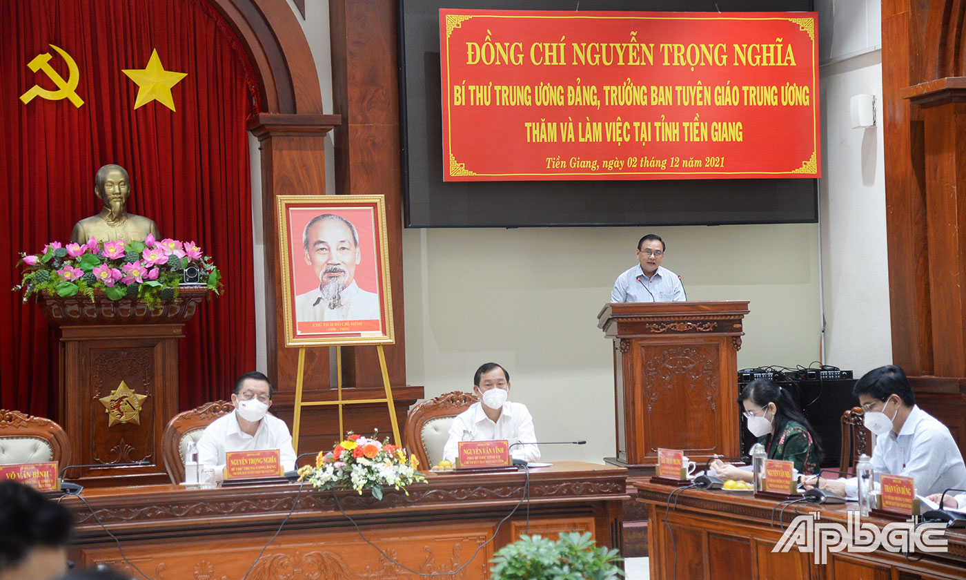 Đồng chí Võ Văn Bình phát biểu tại buổi làm việc.